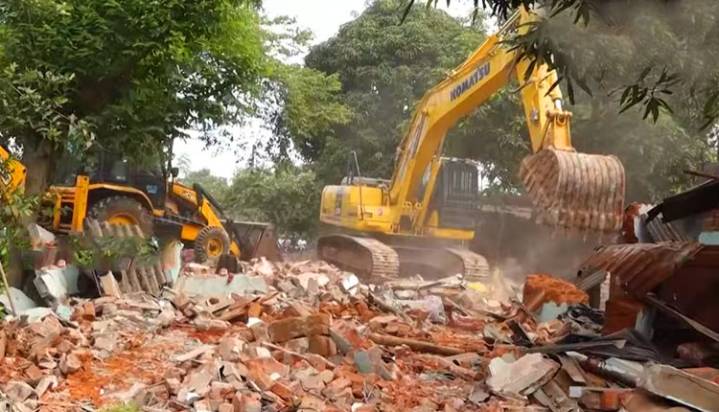 Three-Day Long Eviction Drive Ends With Demolition Of 562 Illegal Houses In Salia Sahi Slum