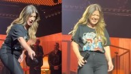 Kelly Clarkson Returns To Show After Ex-Husband’s Death, Helps Fans Get Engaged