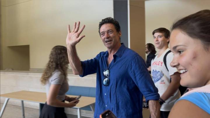 Hugh Jackman back in Muncie, visits memorial for Delaware County deputy
