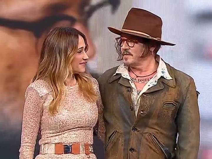 Íntimos. Los detalles de la cena privada que compartieron Johnny Depp y Vero Lozano