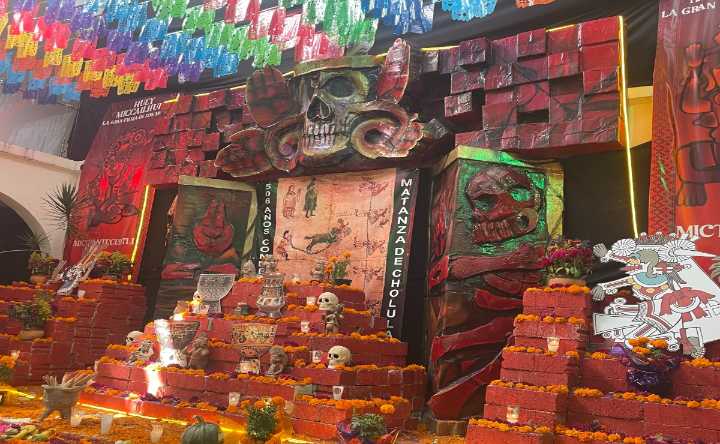 Cholula recuerda a sus ancestros cholultecas en Día de Muertos
