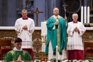 León XIV pide a los gobernantes ante miles de pobres: «No podrá haber paz sin justicia»