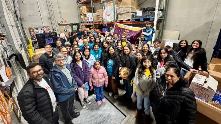Sewa Diwali donates food and cash to Naperville’s Loaves & Fishes