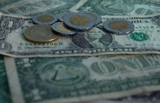 El peso mexicano cierra la semana con ganancias