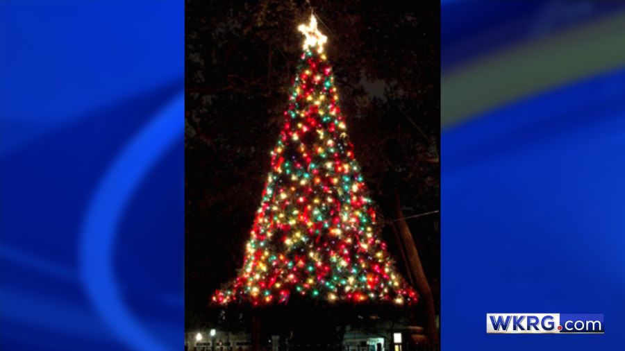 Lighting of the Tree marks holiday season in Mobile