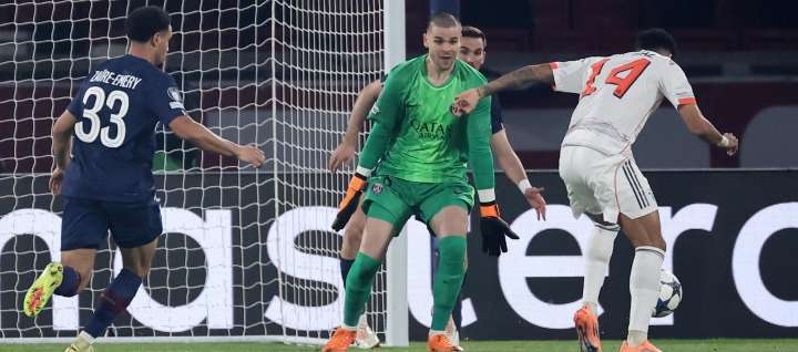 Luis Díaz, doblete y expulsión en triunfo del Bayern sobre el PSG