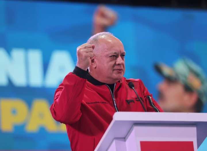 Cabello afirma que el entrenamiento de defensa ante EEUU incluirá uso de "armas silenciosas"