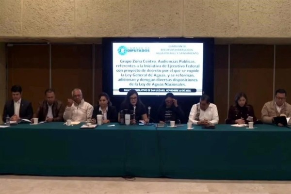 Alertan riesgos e inconstitucionalidad en reforma de aguas