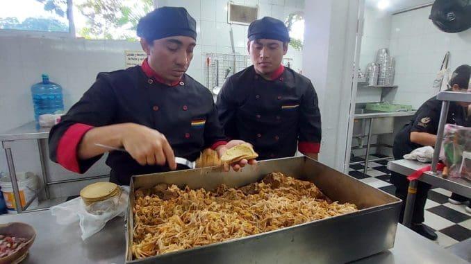 Cancún gana concurso “La Mejor Cochinita de la Península” organizado por CECATI 169