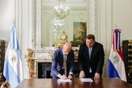 Pablo Quirno se reunió con el canciller de Paraguay y firmaron un acuerdo de "cielos abiertos"