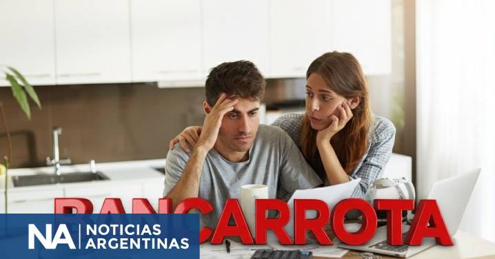 Intereses por deuda de tarjeta de crédito: qué tasa aplicar y el debate por la "calculadora" del BCRA