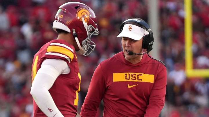 College Football Playoff hopes on the line as Oregon, USC meet as ranked foes for first time since 2015: Sneak peek
