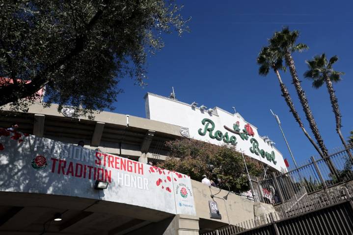 Judge denies Rose Bowl temporary restraining order keeping UCLA from deal with SoFi Stadium