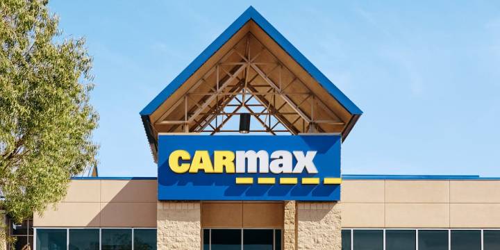 CarMax CEO is stepping down