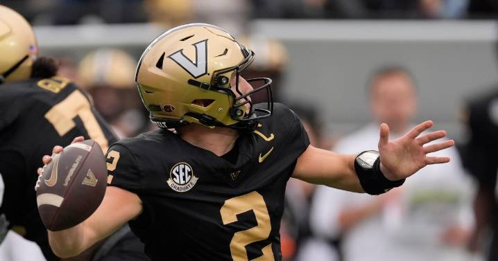 Diego Pavia throws for career-high 484 yards as No. 12 Vanderbilt routs Kentucky 45