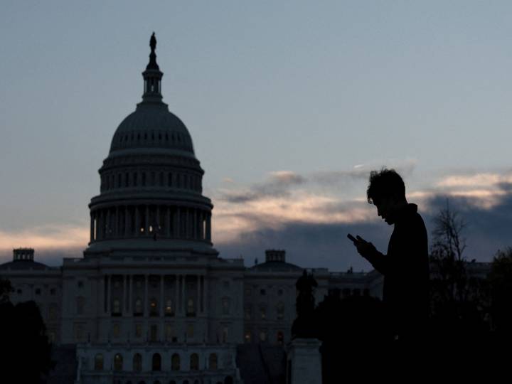 Democrats urge Trump to end GOP shutdown, seek bipartisan talks