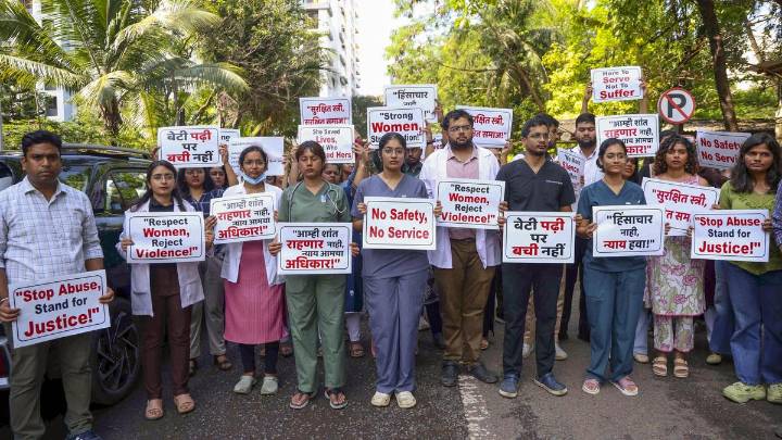 Maharashtra doctor’s death: Policeman held in the case sacked