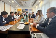 Valdés se reunió con empresarios madereros de Guyarat para atraer inversiones a Corrientes