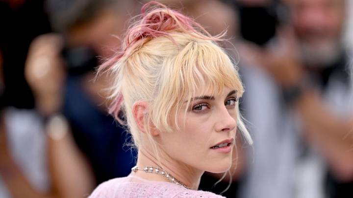 Kristen Stewart's completely sheer lace dress marks the unexpected return of this Y2K underwear trend