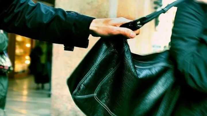 Dos violentos asaltos a mujeres en la vía pública