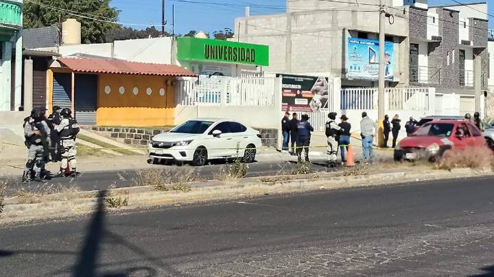 Enfrentamiento en la carretera México–Puebla deja un presunto delincuente muerto