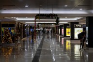 Principal aeropuerto de Venezuela sigue funcionando pese al anuncio de Donald Trump