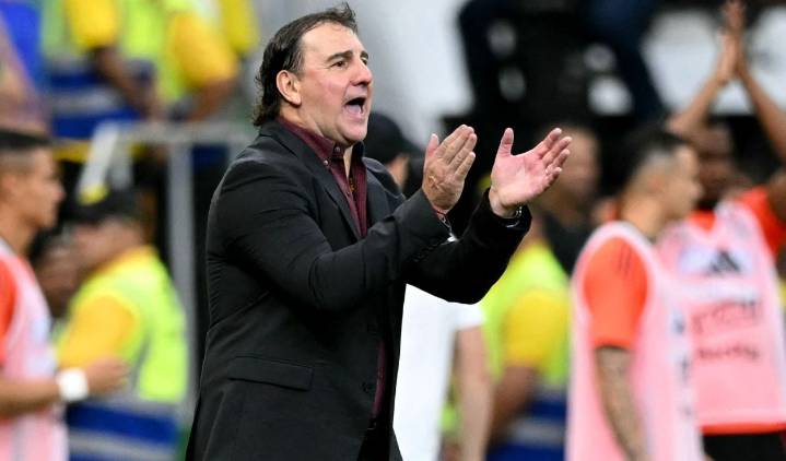 Lorenzo perfila la Selección para cerrar el año: trabajo y rotación