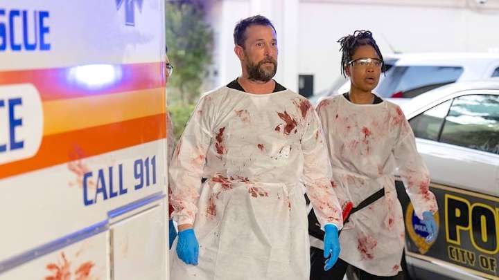 Why TNT Can Air The Pitt Without Censoring The Show's Nudity, Swearing, And Graphic Content