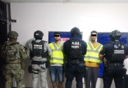 Detienen a dos; estaban armados afuera de una tienda de conveniencia