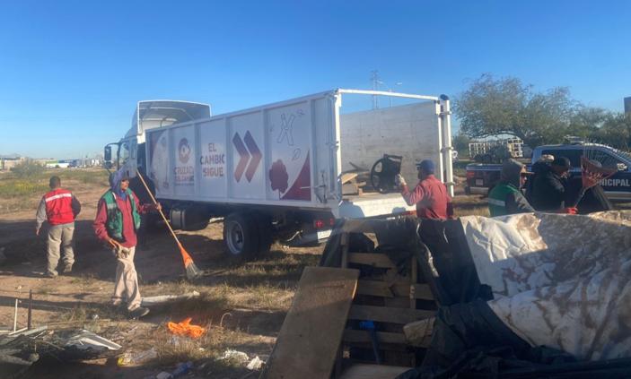 Desmantelan Municipio campamentos ilegales en Las Torres
