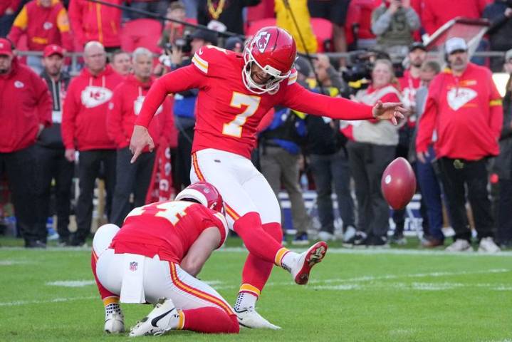 Chiefs get first close win of season, topping Colts in OT