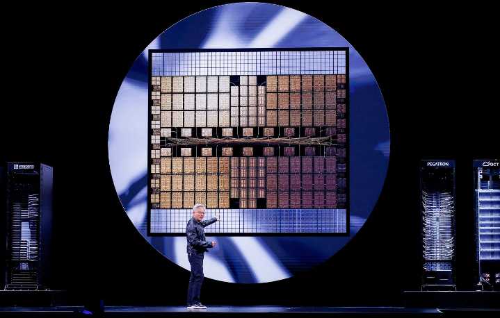 Nvidia supera expectativas en ganancias aún con temores sobre una burbuja de la IA