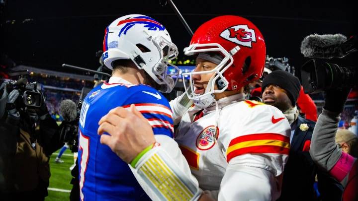 Model locks in Chiefs vs. Bills picks, score prediction, SGP for NFL Week 9