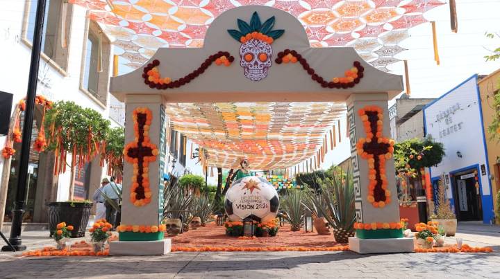 Tlaquepaque reúne a 450 mil personas en el Festival de Muertos “Tradición Viva 2025”