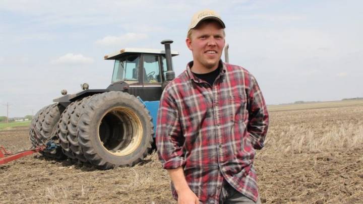 Mennonite Man Moves Back and Forth Between Canada and Mexico a Record 37 Times in a Single Week