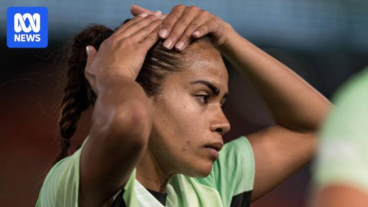 Mary Fowler's resilience in face of mental health struggles hailed by Matildas coach Joe Montemurro