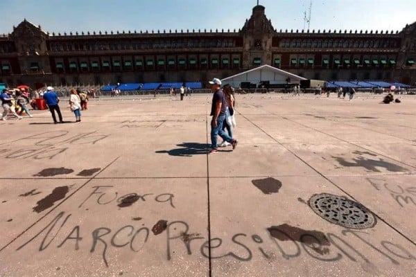 Retiran valla de Palacio tras marcha de Generación Z