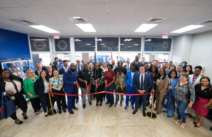 Miami-Dade County Tax Collector Dariel Fernandez Opens Tenth Office in Miami Gardens