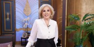 Mirtha Legrand volvió a sus clásicos vestidos y sorprendió con un look a base de flores, brillos y bordados