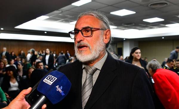 Basterra apuntó contra la oposición loca por los pedidos de intervención federal