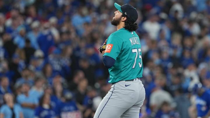 Mariners exercise 2026 option on closer Andrés Muñoz