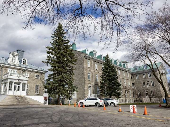 Villa Maria school rallies as lease standoff with Sisters of Notre Dame clouds future