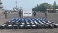 Marina asegura 2.5 toneladas de cocaína en aguas de Michoacán