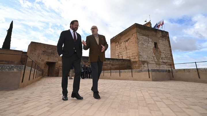 La Alhambra mejora el pavimento y la estructura de la Torre de Las Armas