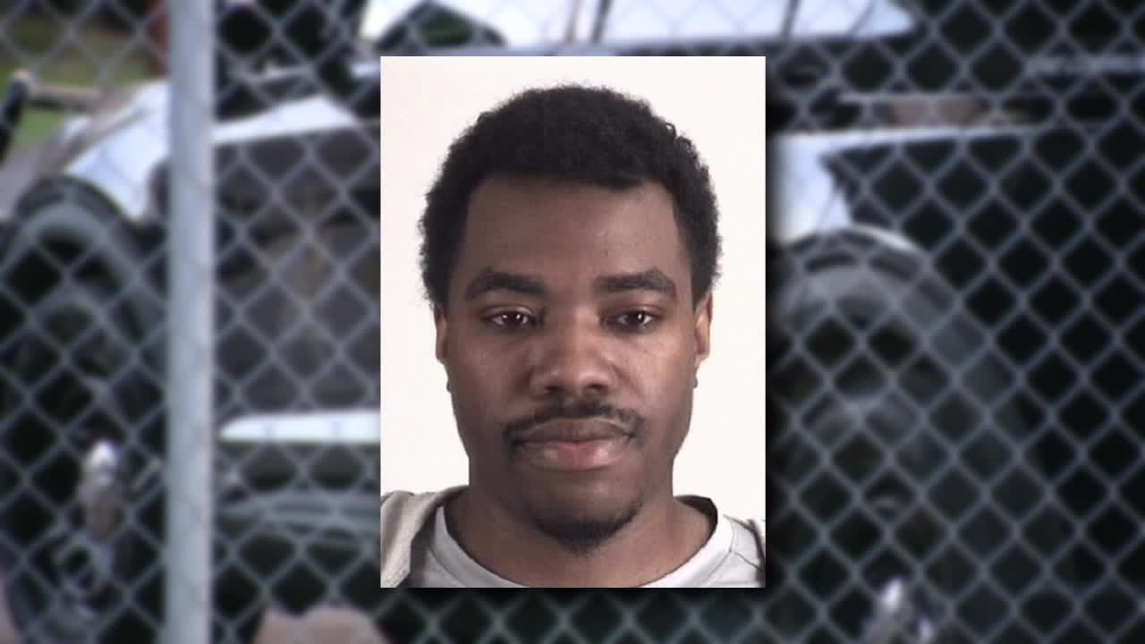 Police: Mansfield ISD teacher met former student in parking lot for sex