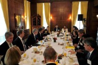 De Barry Bennett a Susan Segal: Relacionistas, intermediarios y falsos influyentes