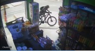 Trujillo: Delincuente roba bicicleta de exteriores de un minimarket (VIDEO)