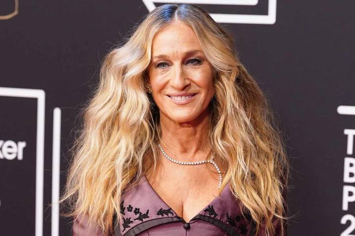 Sarah Jessica Parker Read 153 Books This Year. Did You?