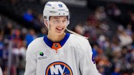 Trophy Tracker: Schaefer of Islanders top choice for Calder as rookie of year 