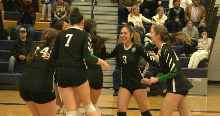 Schalmont girls’ volleyball upsets La Salle in Section 2 Class B semifinals
